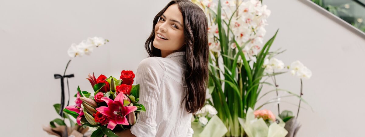 I bought a bouquet 1920x720 1 1